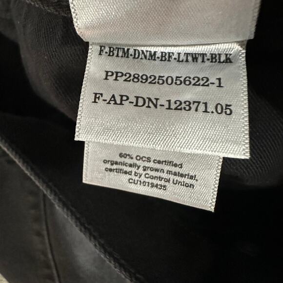 Everlane Super Soft Lightweight Boyfriend Jean in black Size 26 - Picture 6 of 11